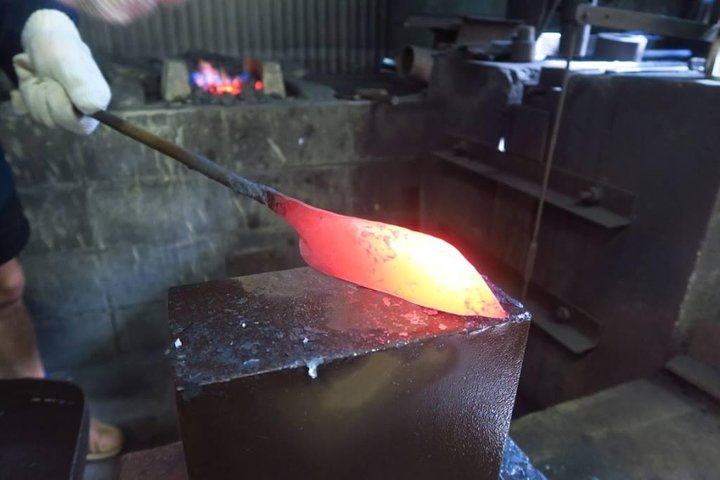 Make your own kitchen knife with a master blacksmith in Shimanto
