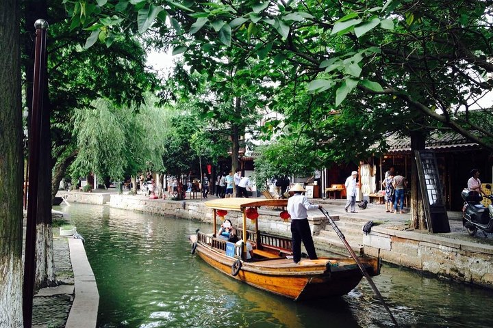 Shanghai Private Tour: Zhujiajiao Water Town and Boat Ride