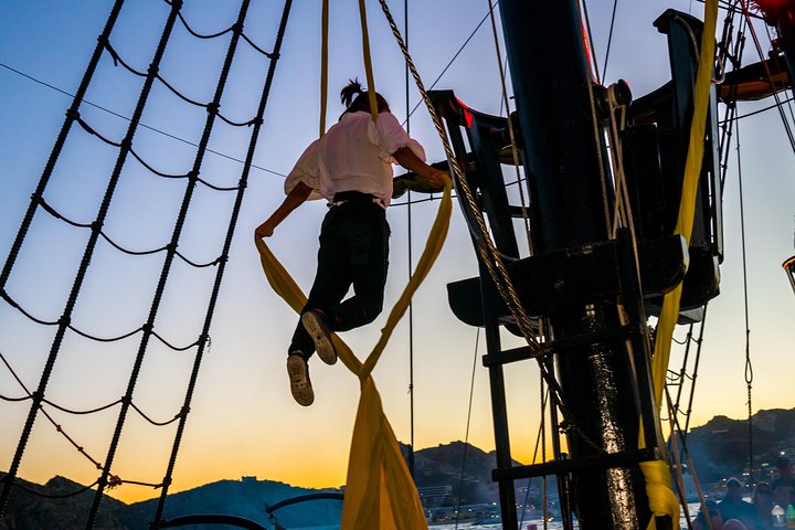 Pirate Ship Sunset Dinner and Show in Los Cabos