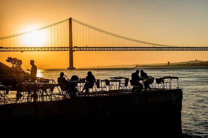 South of Lisbon Private Tour - Cacilhas - Almada - Costa da Caparica
