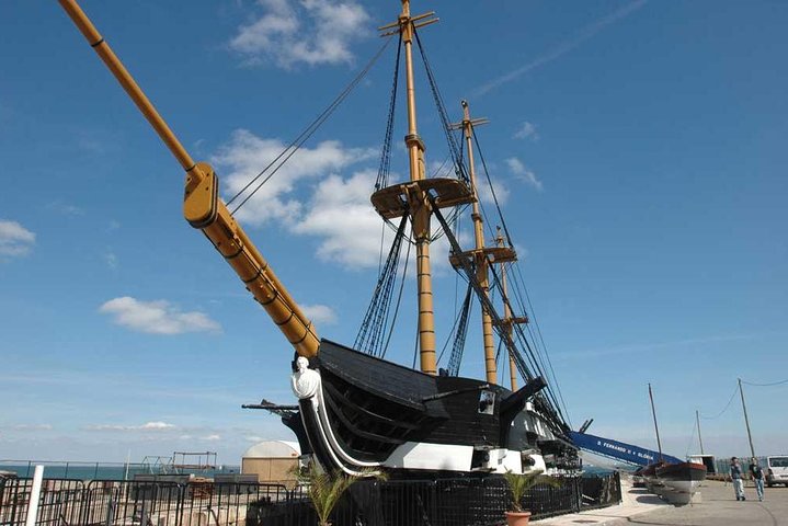 South of Lisbon Private Tour - Cacilhas - Almada - Costa da Caparica
