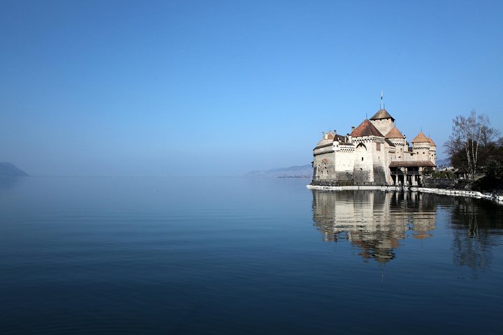 Chillon Castle & Chaplin's world Tour with cruise from Lausanne