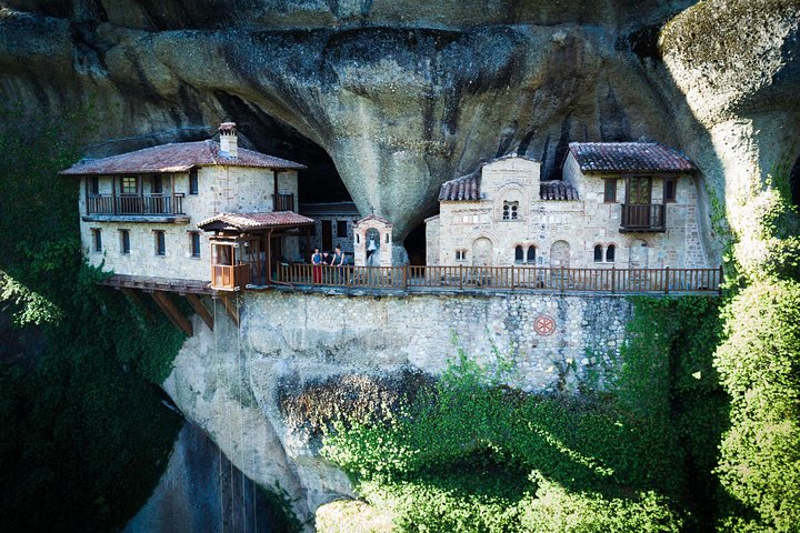 Meteora Small Group Hiking tour with Transfer and Monastery Visit