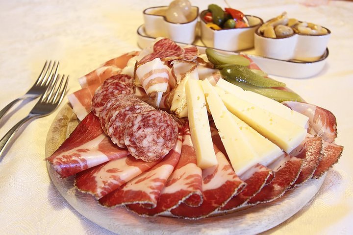 Wine Tasting & Tuscan Lunch - Food and Drinks included
