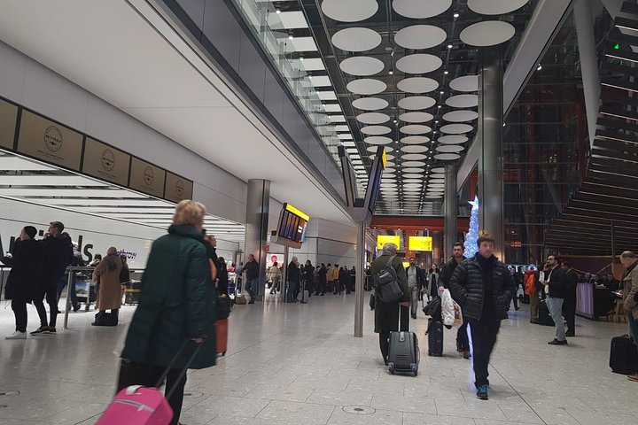 Shared Shuttle Service from Gatwick to your Hotel in London