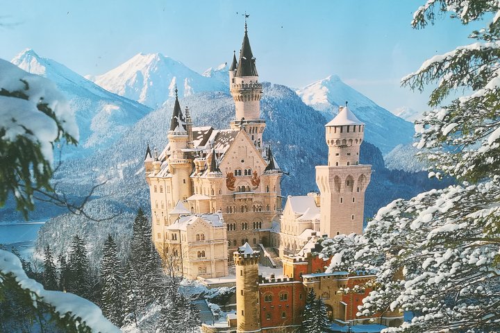 Half Day Tour from Garmisch-P to Neuschwanstein Castle