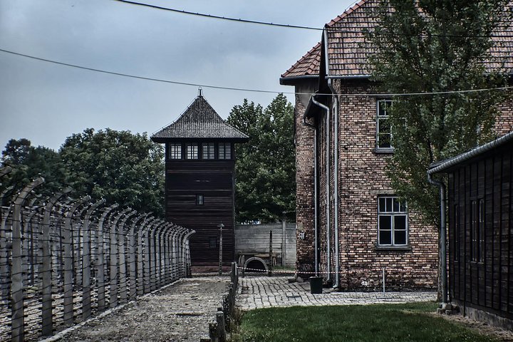 Krakow to Auschwitz Birkenau Guided Tour with Transfer and Ticket