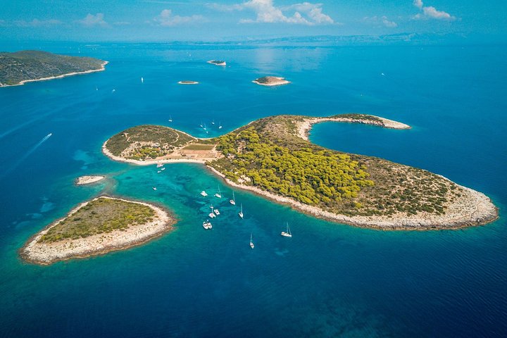 Blue Cave and Hvar Tour - 5 Islands Tour from Split and Trogir