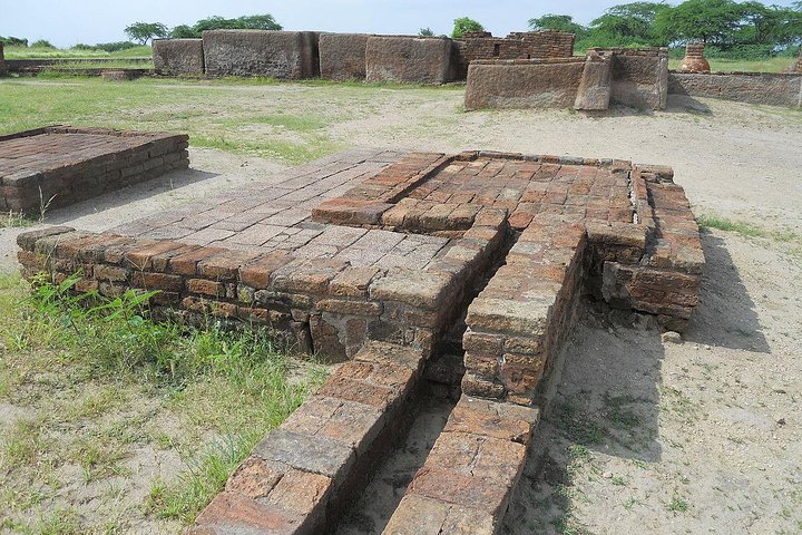 Explore Lothal & Uthellya From Ahmedabad