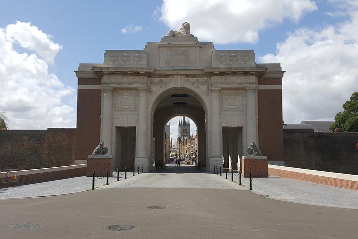Full Day Canadian WW1 Vimy and Somme Battlefield Tour from Ypres