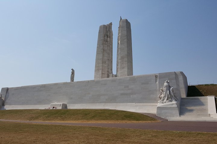 Canadian Somme and Flanders battlefield tour 2 days starting from Lille or Arras