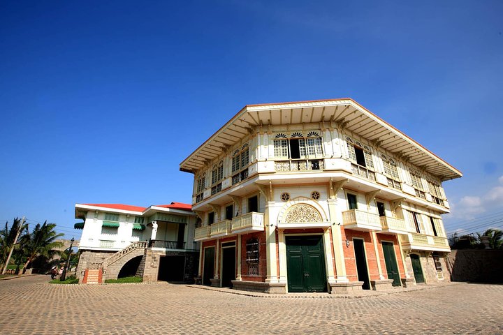 Heritage Day Trip to Las Casas Filipinas from Makati or Manila Bay