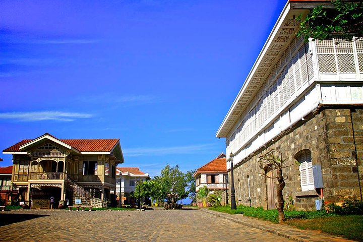 Heritage Day Trip to Las Casas Filipinas from Makati or Manila Bay