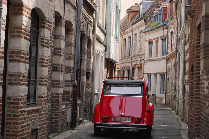 Unique Tour of Lille by Convertible 2CV - 1h00