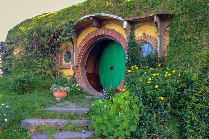Hobbiton Movie Set Tour with lunch from Auckland