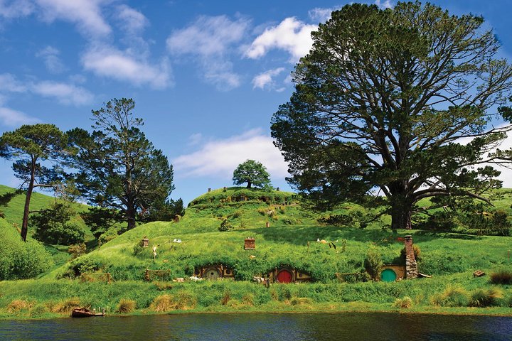 Hobbiton Movie Set Tour with lunch from Auckland