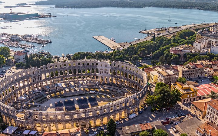 Day trip to Rovinj and Pula with lunch from Poreč
