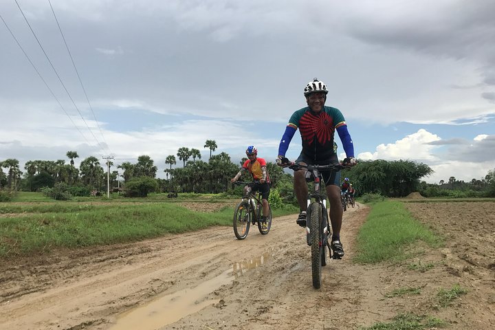 Bagan Cycling Tour ( Villages & Temples Cycling Explorer)