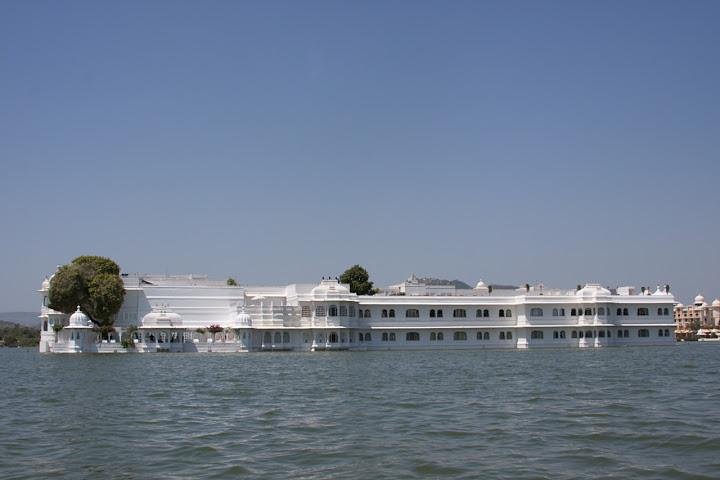 Full-Day Private City Tour of Udaipur Including Boat Ride in Lake Pichola