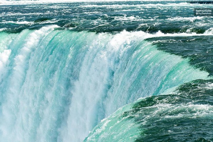 Toronto: Niagara Falls Sightseeing Tour + Boat, Journey & Lunch