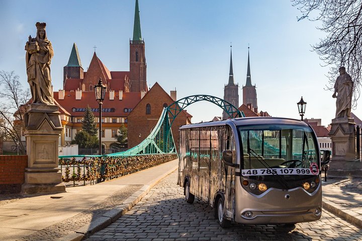 Wroclaw, 1- hour or 2-hours Group Tour by Electric Car