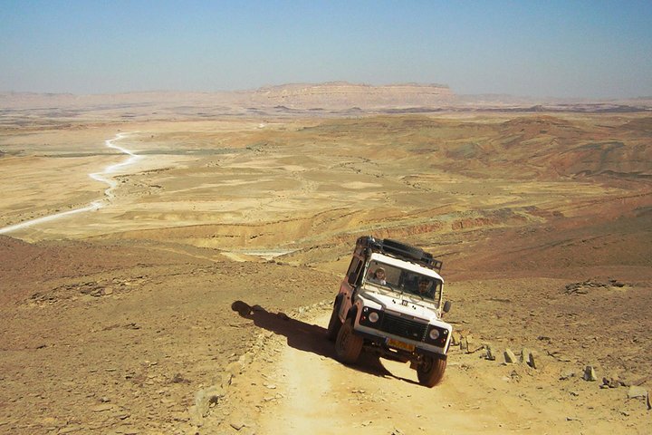 Explore Ramon Crater: 2-Hour Guided Jeep tour from Mitzpe Ramon