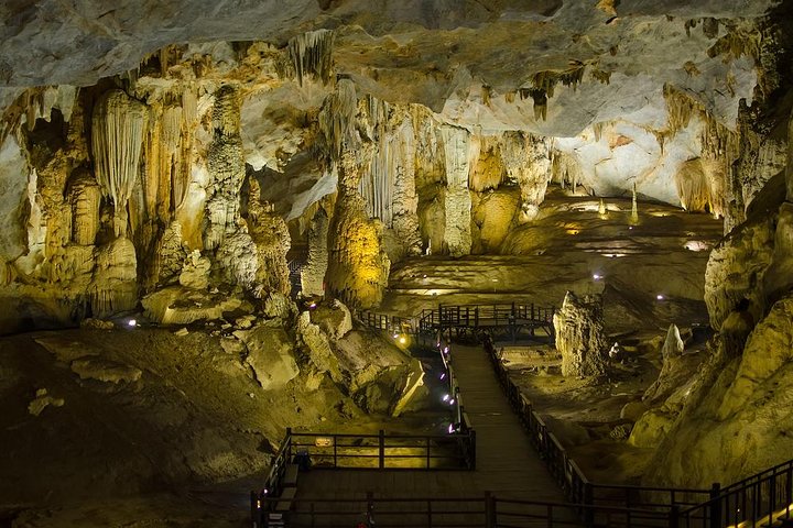 Deluxe Small Group Tour: Phong Nha Cave And Dark Cave 1 Day