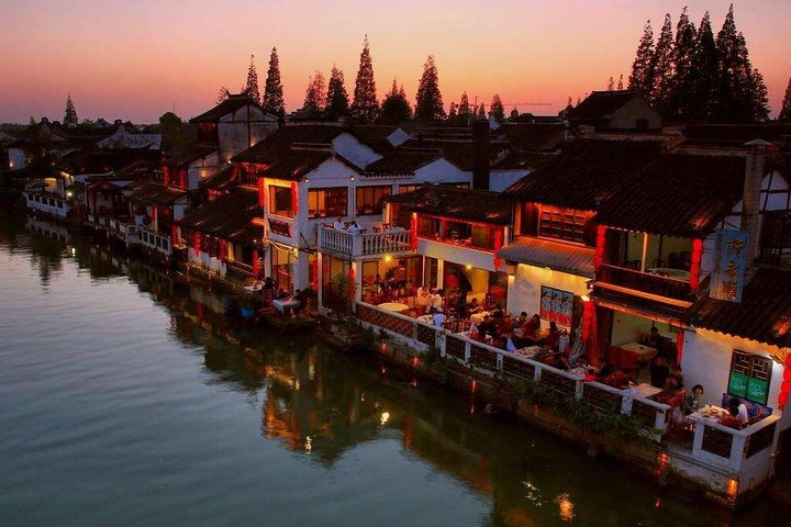 Shanghai Private Tour: Zhujiajiao Water Town and Boat Ride