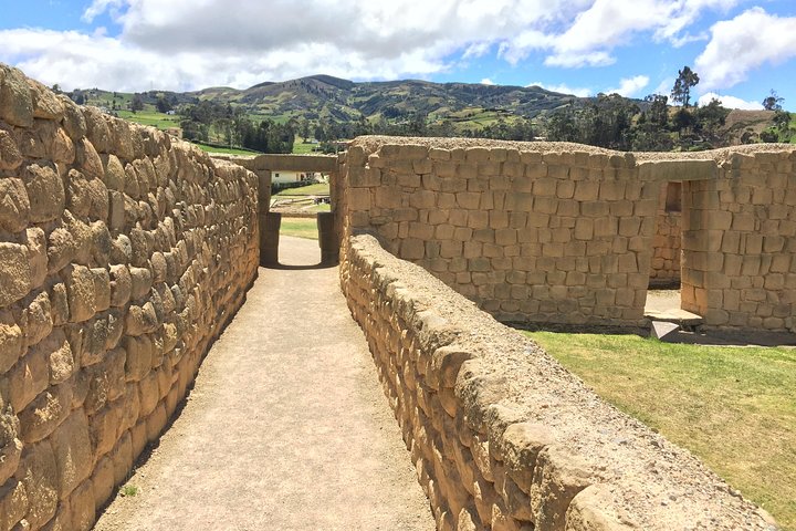 Ingapirca Ruins & Inca mountain face tour from Cuenca with Small Group