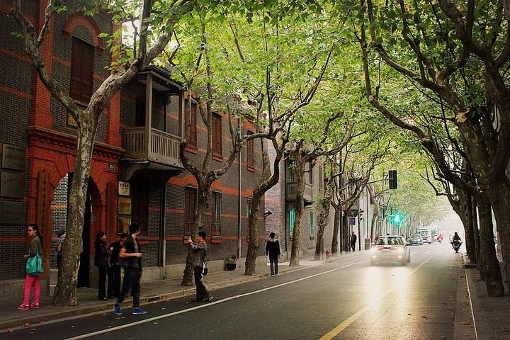 Zhujiajiao Water Town and Shanghai City Private Day Tour