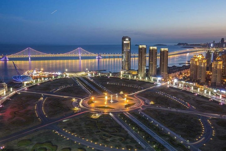 Dalian City Private Day Tour in Your Way