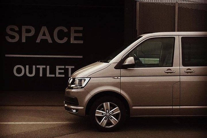 Private Van Shopping Tour to the Mall