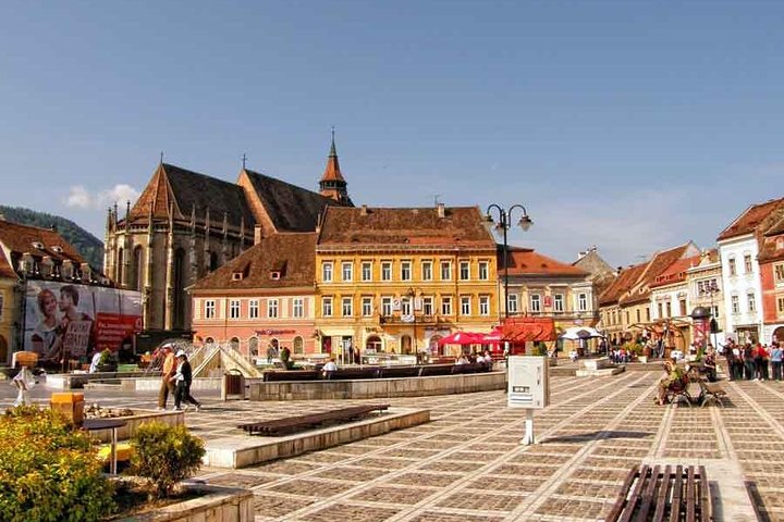 Dracula's Castle, Peles Castle and Brasov Day Trip from Bucharest