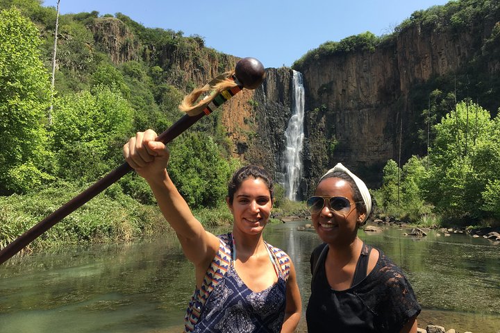 Drakensberg Kamberg Rock Art & Mandela Capture Site Day Tour from Durban