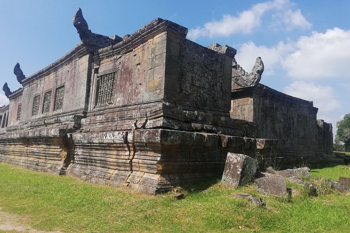 Private tour to Koh ker and Preah Vihear temple from Siem Reap
