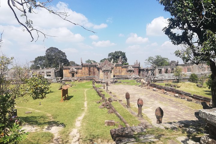 Private tour to Koh ker and Preah Vihear temple from Siem Reap