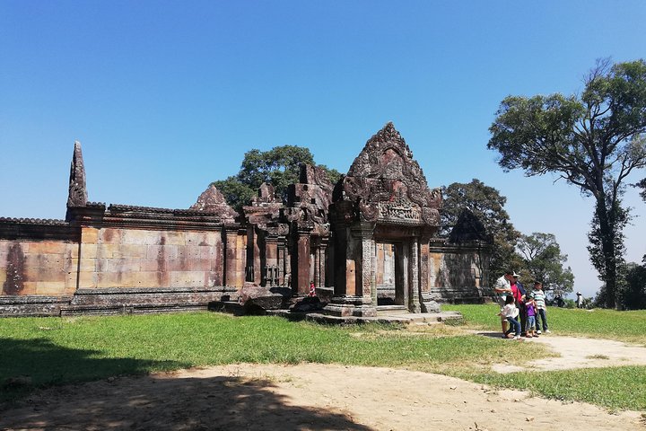 Private tour to Koh ker and Preah Vihear temple from Siem Reap