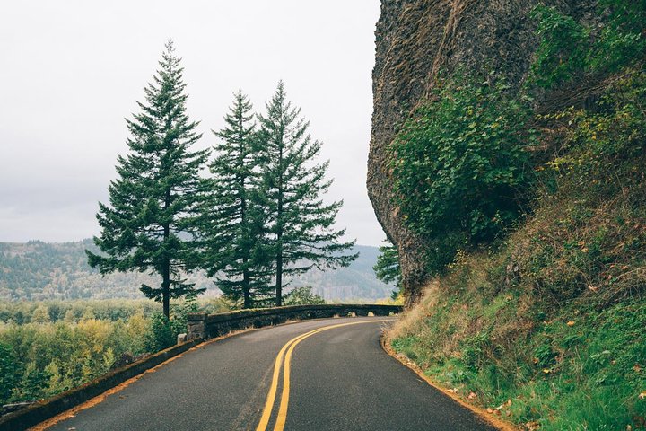 Multnomah Falls and Columbia River Gorge Waterfalls Tour Morning