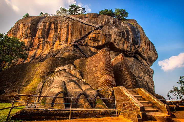 Sigiriya & Dambulla Day Trip with Lunch : Private & All-Inclusive