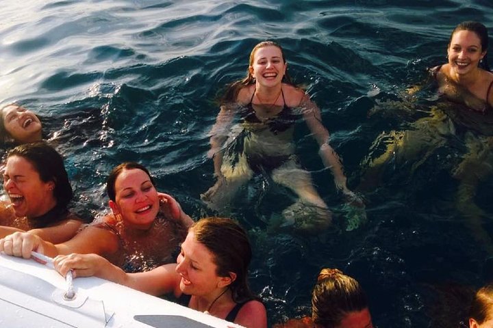Small Group Capri Island Boat Ride with Swimming and Limoncello