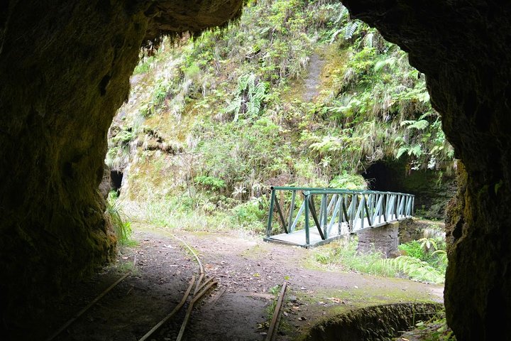Pico Arieiro To Pico Ruivo/With Trail entry Fee Included PR 1 + 1.2