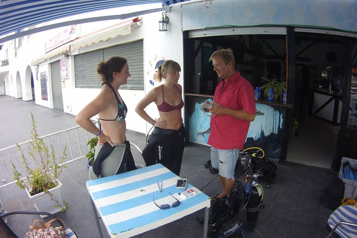 Scuba Diving Beginner's Session in Costa Adeje