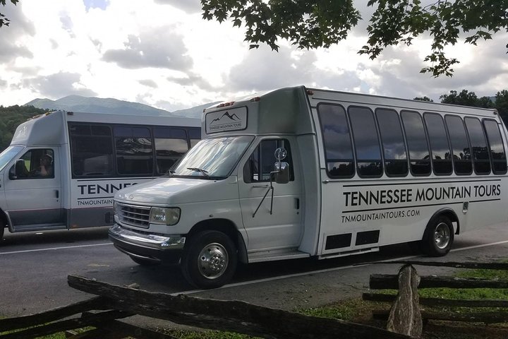 Cades Cove Sightseeing Bus Tour from Pigeon Forge