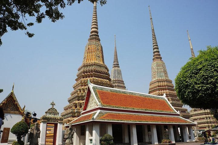 Grand Palace & Temples of Bangkok with experienced guide