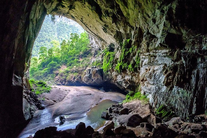 DELUXE SMALL Group : PHONG NHA CAVE And PARADISE CAVE Full Day Guided Tour