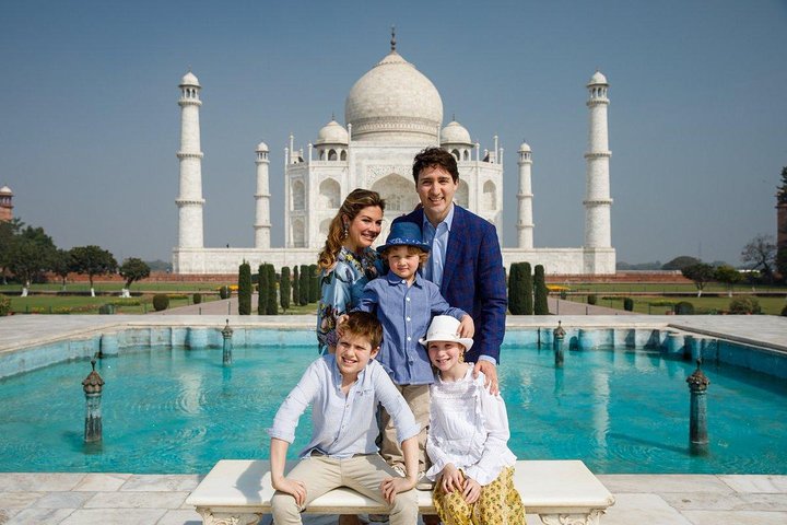 Same day Agra Tour by Train (Gatiman Express) From Delhi All Inclusive