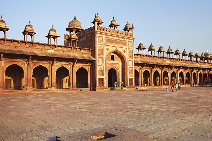 Same day Agra Tour by Train (Gatiman Express) From Delhi All Inclusive