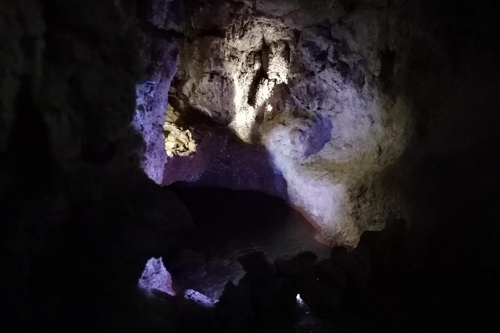 Natural Heritage, Caves, Water Springs and Salt Pans from Nazaré