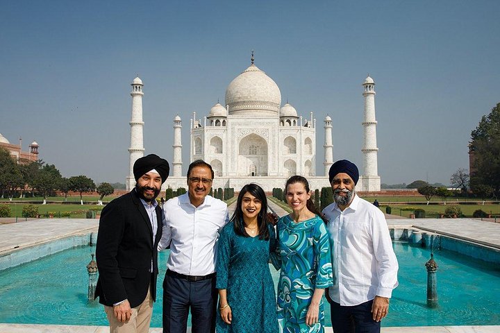 Same day Agra Tour by Train (Gatiman Express) From Delhi All Inclusive
