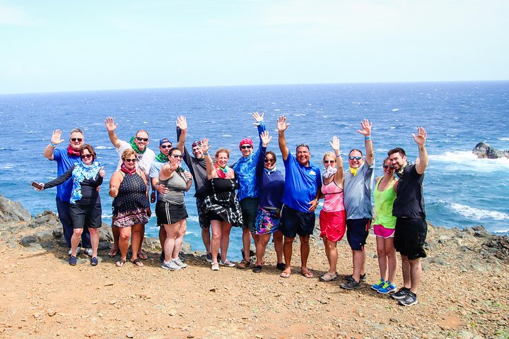 Aruba Jeep Tour: Natural Pool, Caves and Baby Beach Adventure